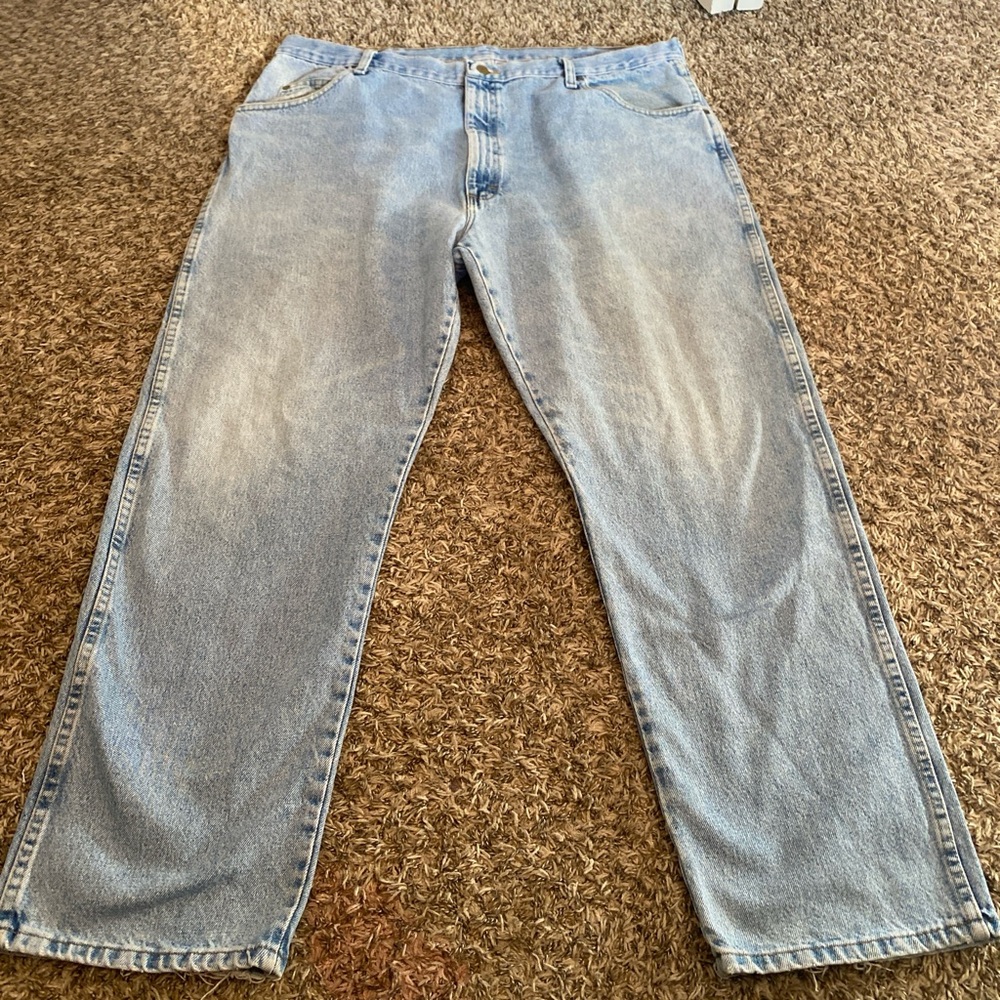 Wrangler Men's Relaxed Fit Light Blue Jeans